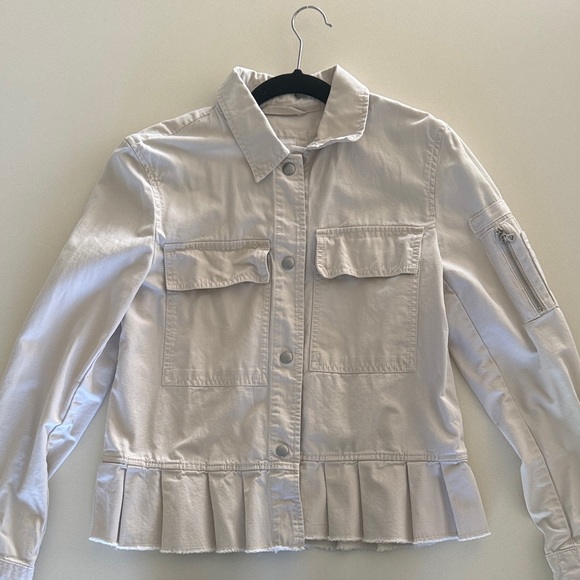 GAP Light Beige Ruffle-Hem Jean Jacket - Picture 3 of 3